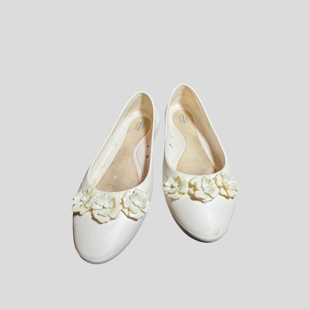 crocs white ivory flowers ballet flats size 10